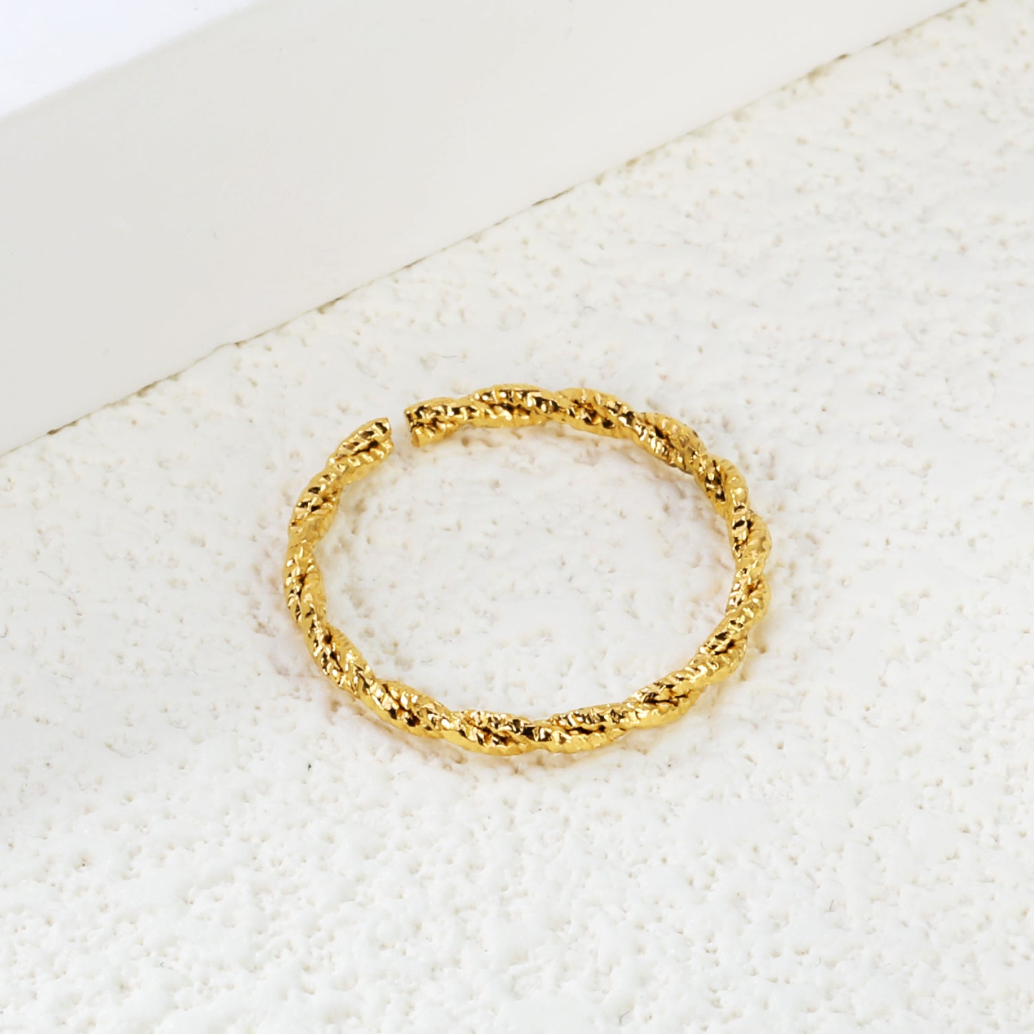 Bar Rotating Twisted Open Ring | 18K Gold | Size Adjustable