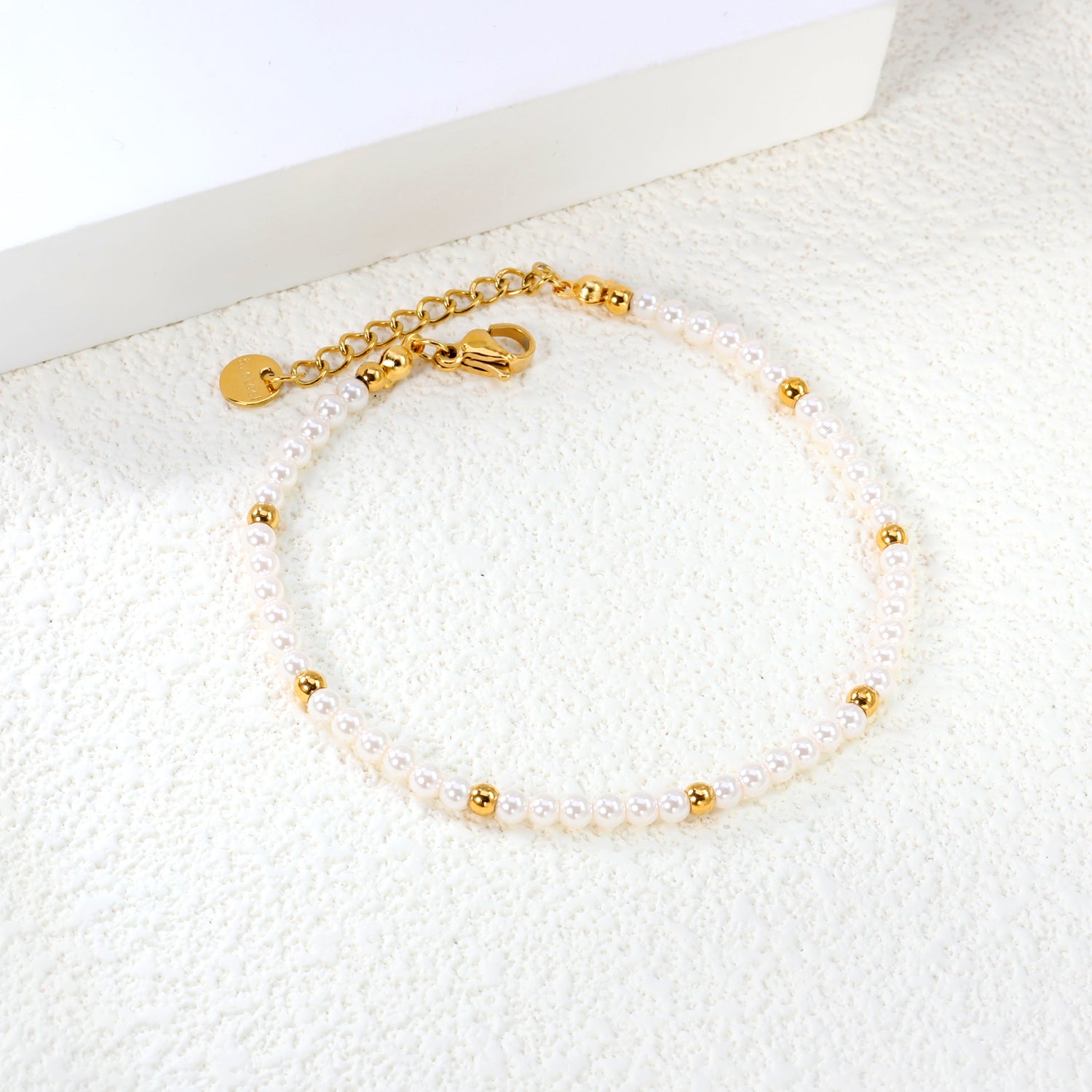 White Shell Bead Bracelet | 18K Gold | Size 18+3cm