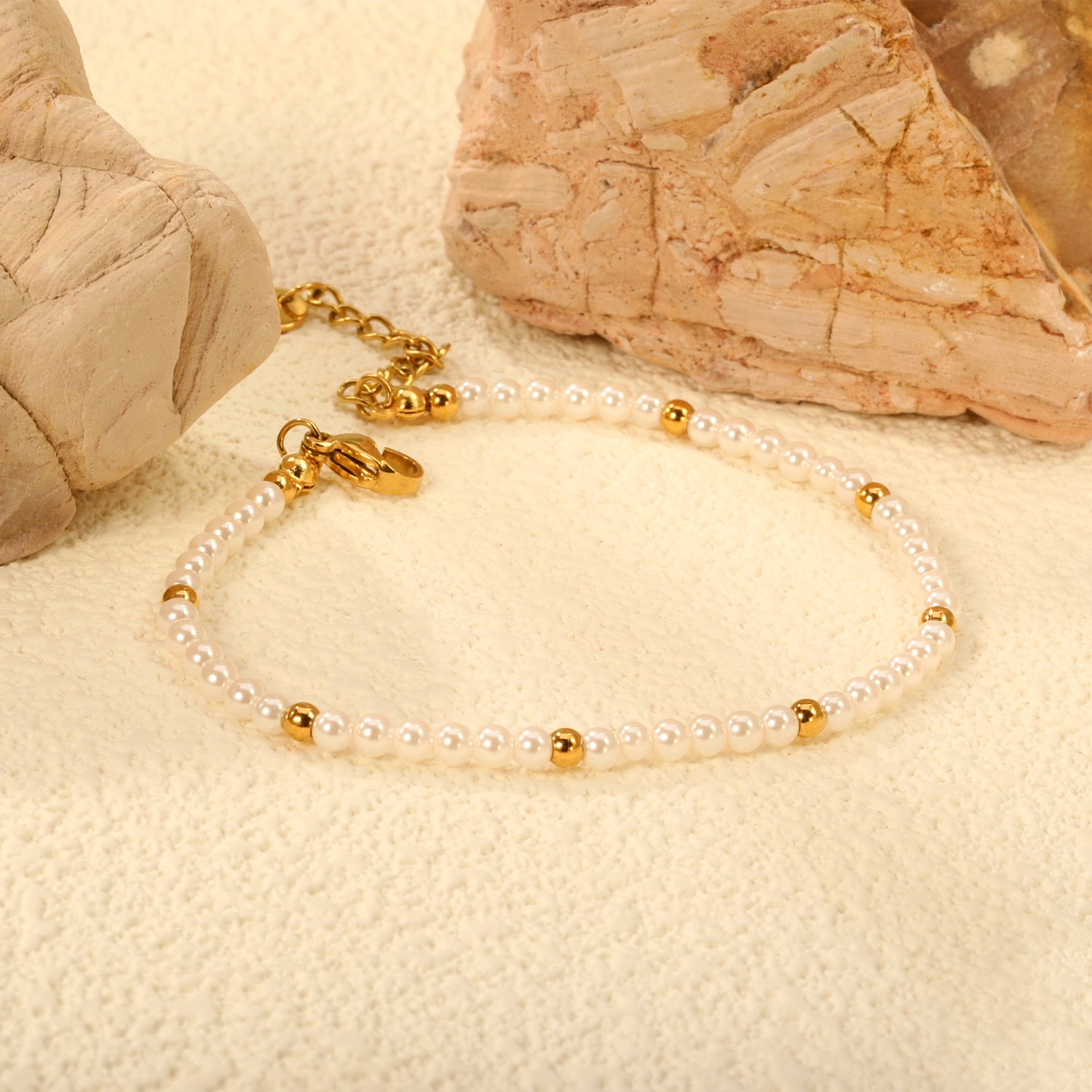 White Shell Bead Bracelet | 18K Gold | Size 18+3cm