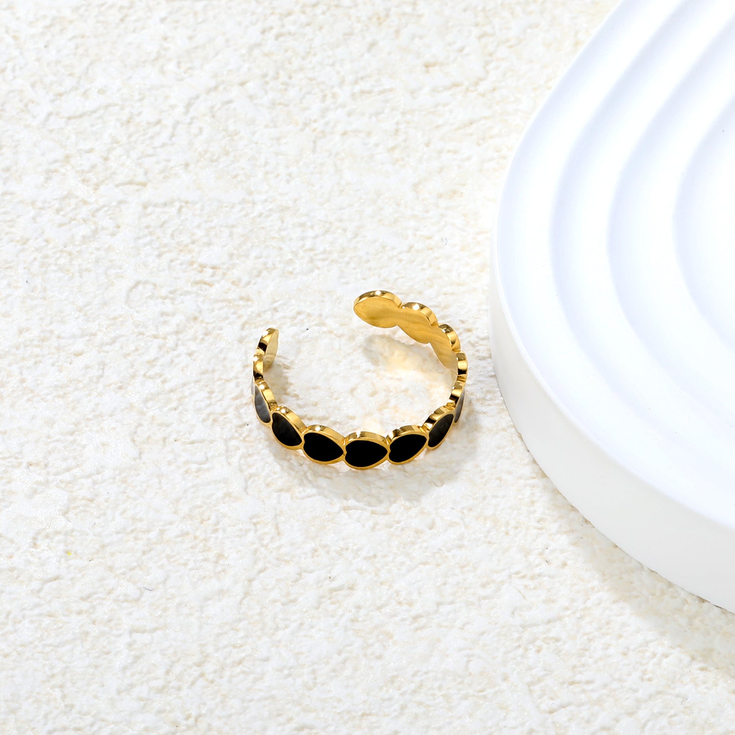 Black Enamel Heart Design Ring | 18K Gold | Size Adjustable