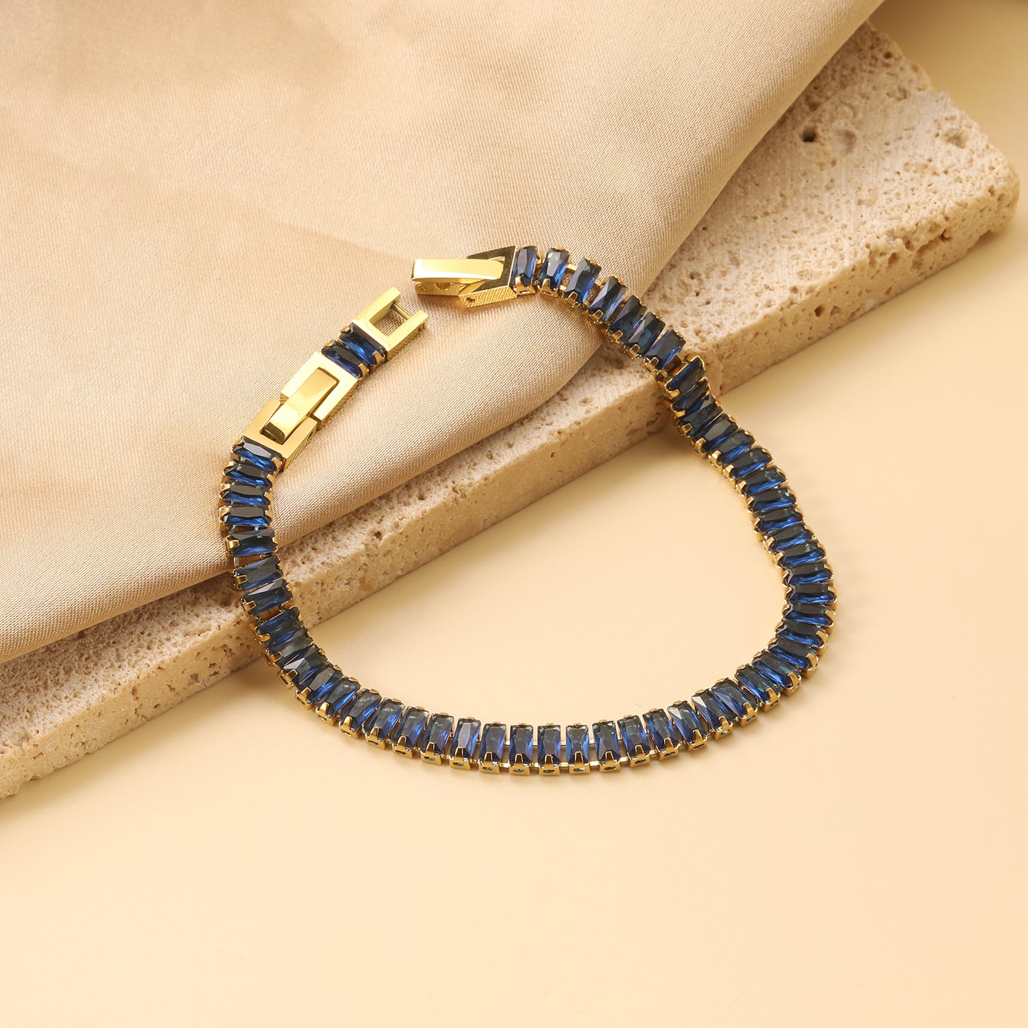 Rectangle Blue Stone Bracelet | 18K Gold | Size 18cm