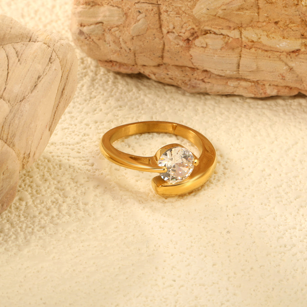 White Stone Ring | 18K Gold | Size #7