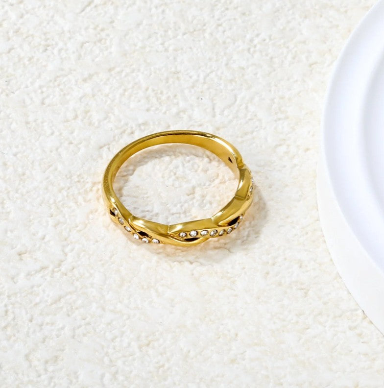 Curved Band Ring with Diamond Ring | 18K Gold | Size #6