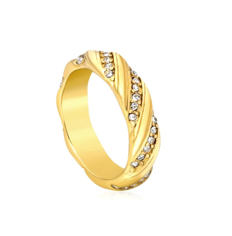 Twisted Design Diamond Ring | 18K Gold | Size #7